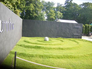 2008_Memorial_Garden_in_Bloom